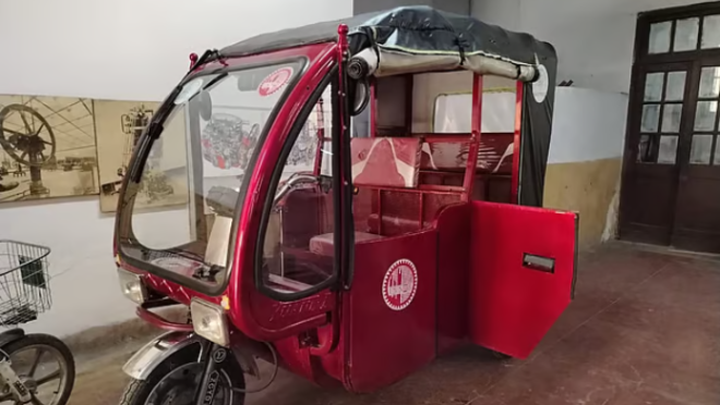 auto rickshaw