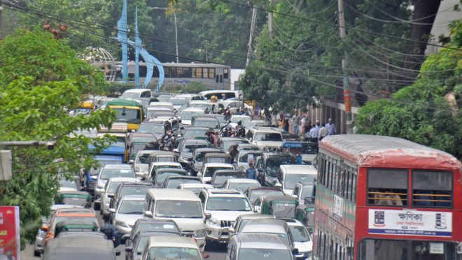 15-05-25-traffic_jam_kakral-3