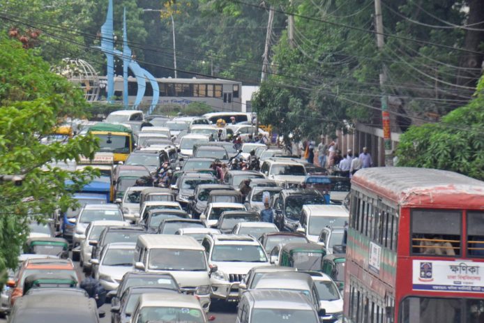 15-05-25-traffic_jam_kakral-3