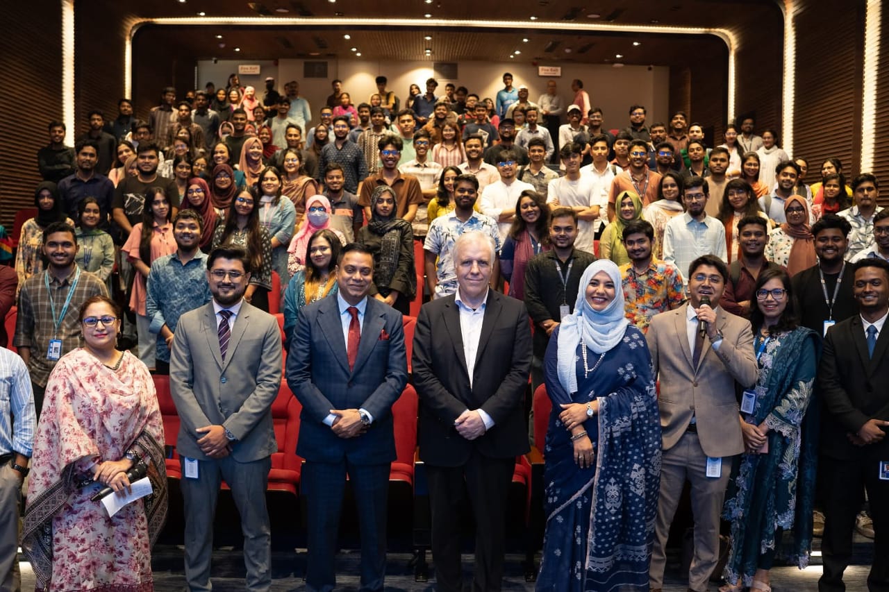 WhatsApp Image 2025-10-15 at 23.19.48_b70e8ed5