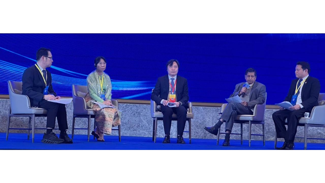 IUBAT delegation attends Kunming education forum in China