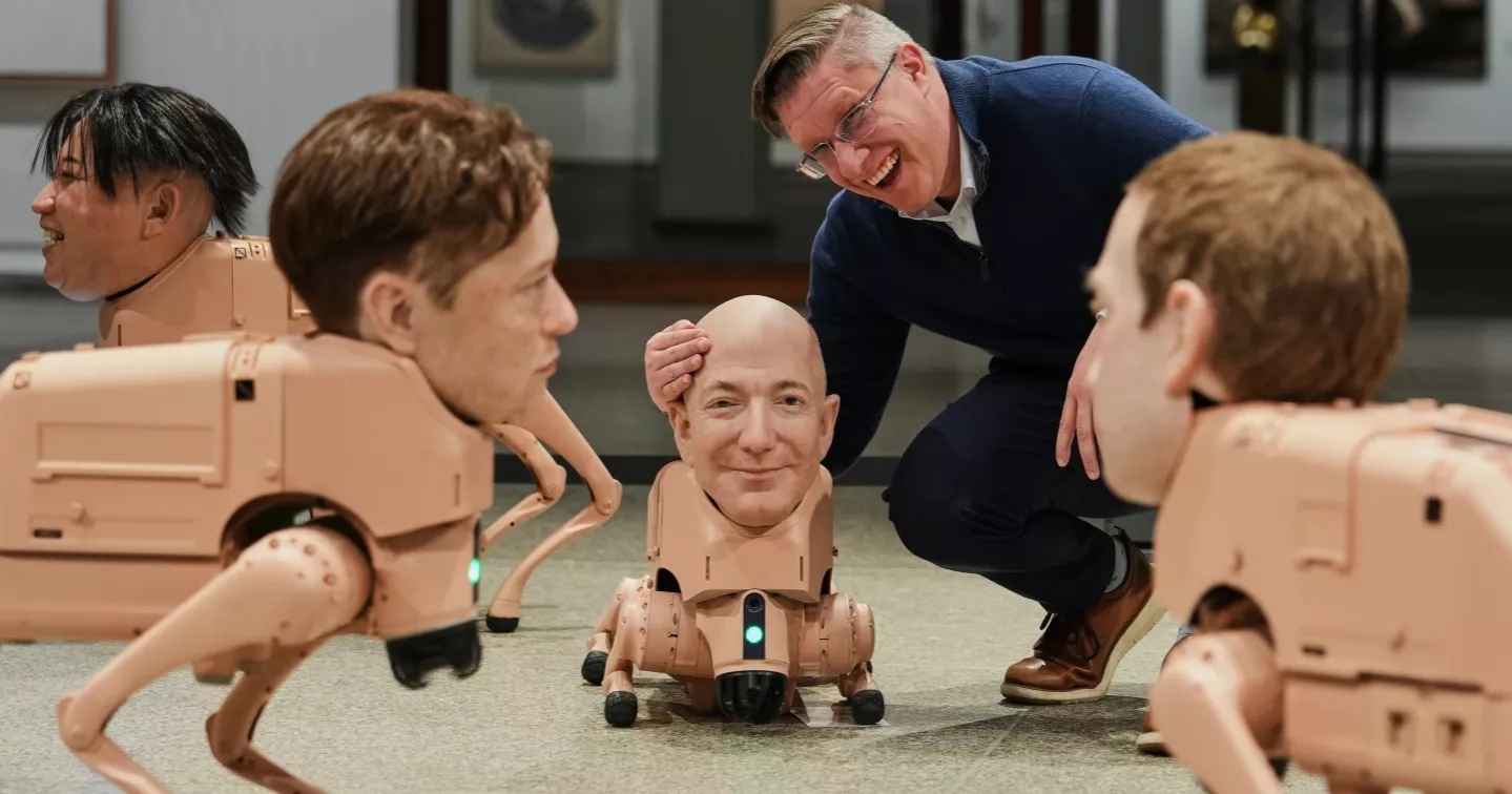 2030835