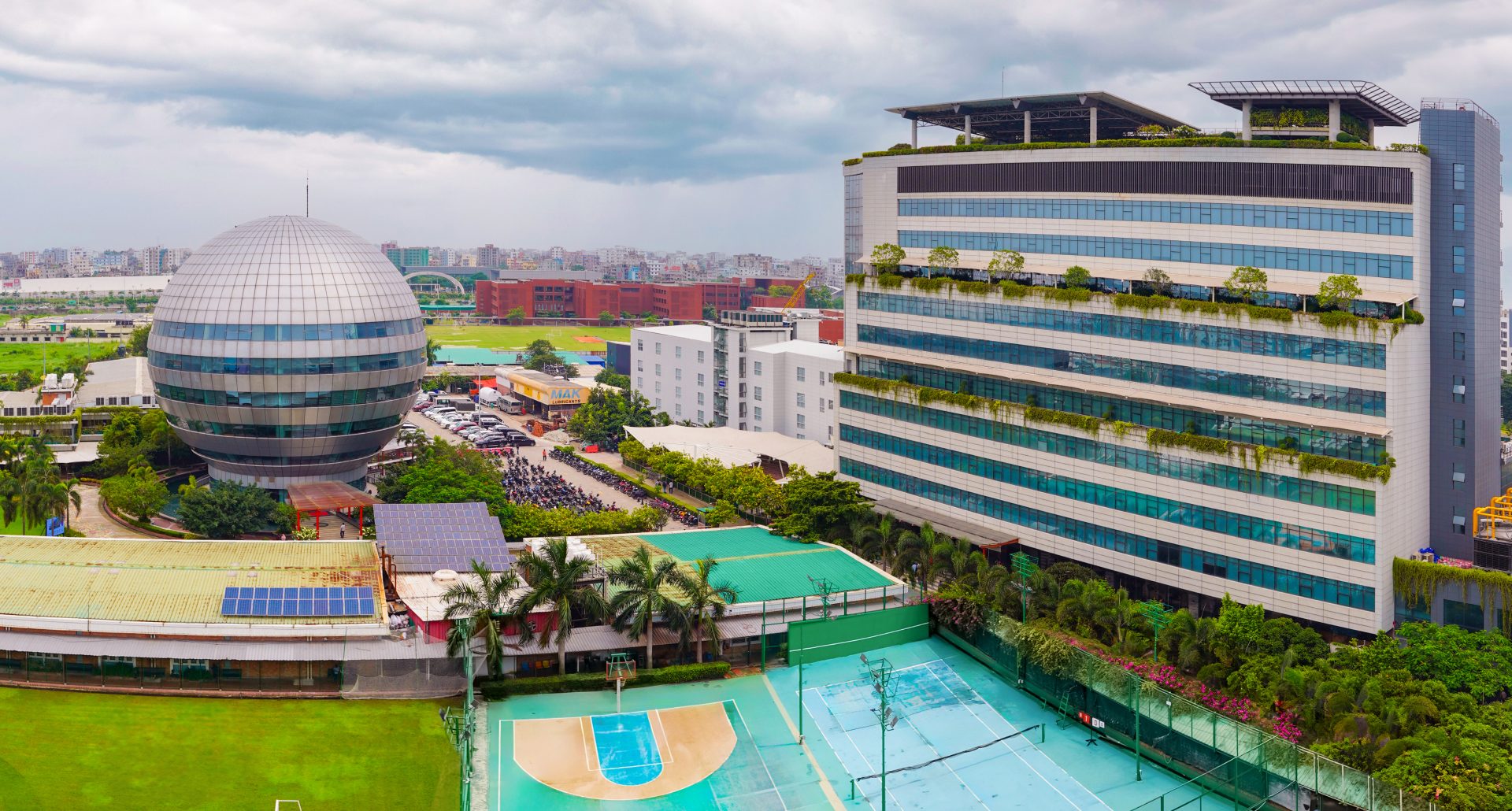 AIUB Campus.jpg