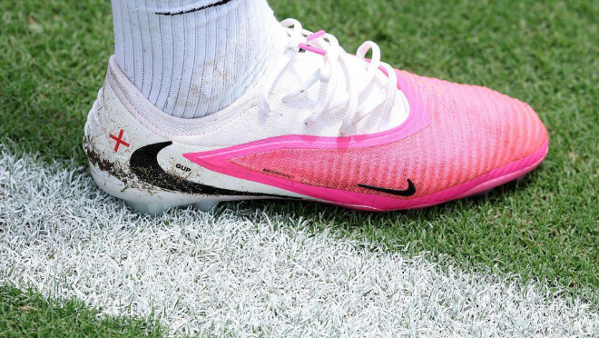 pink shoe