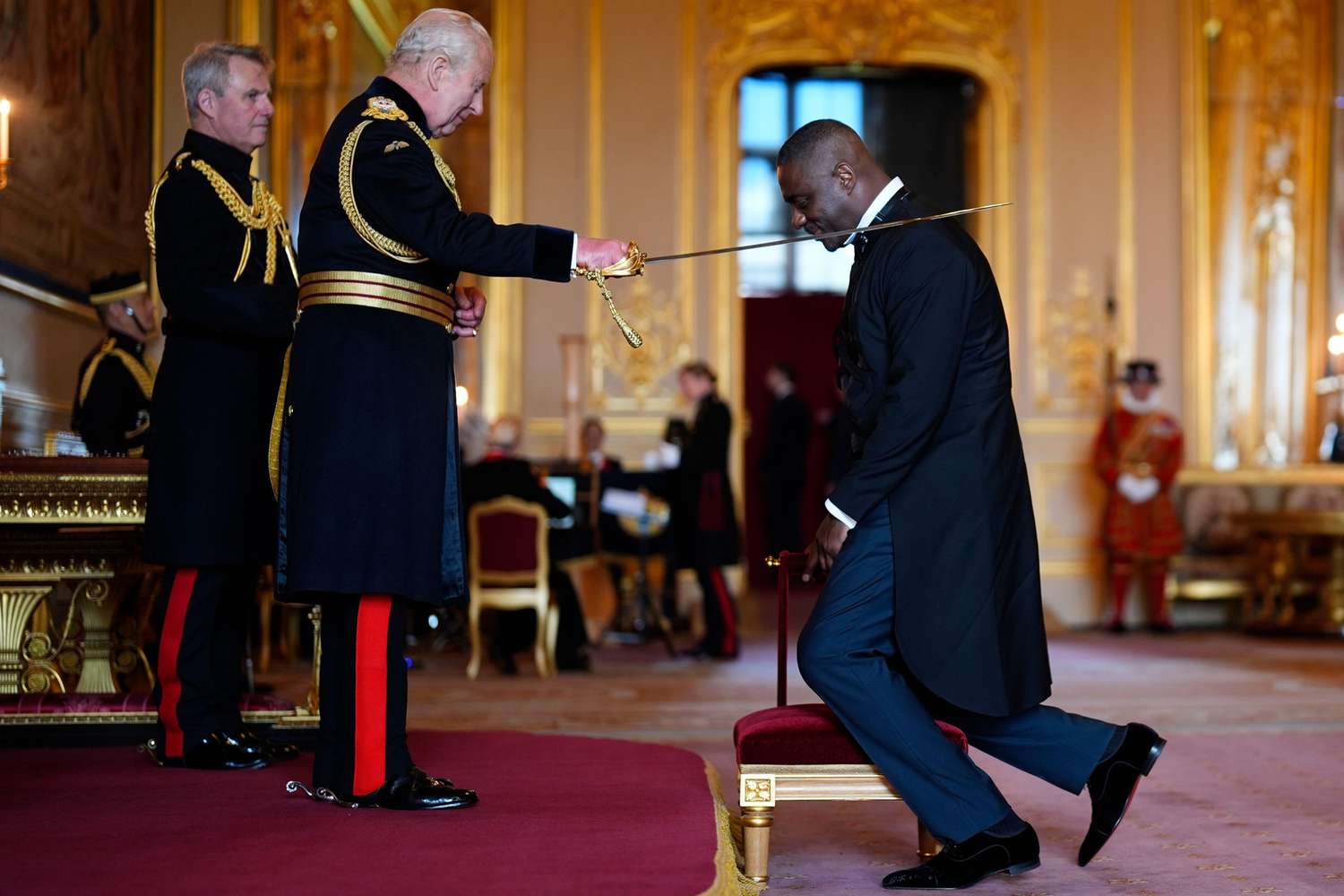 king-charles-idris-elba-knight-6226-aff4e8462829401db9390d0e44acf006