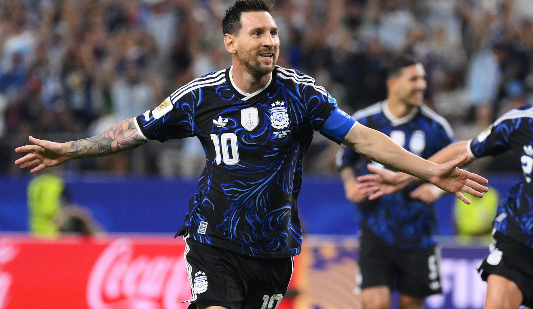 Messi_vs_jorden_cropped