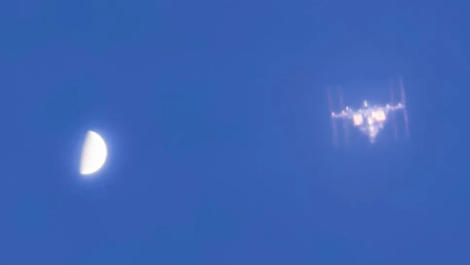 Astrophotographer captures rare daylight image of Intl’ Space Station alongside Venus