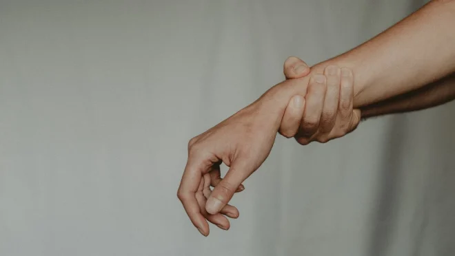 August-2022-AOA-Hand-and-Wrist-Exercises