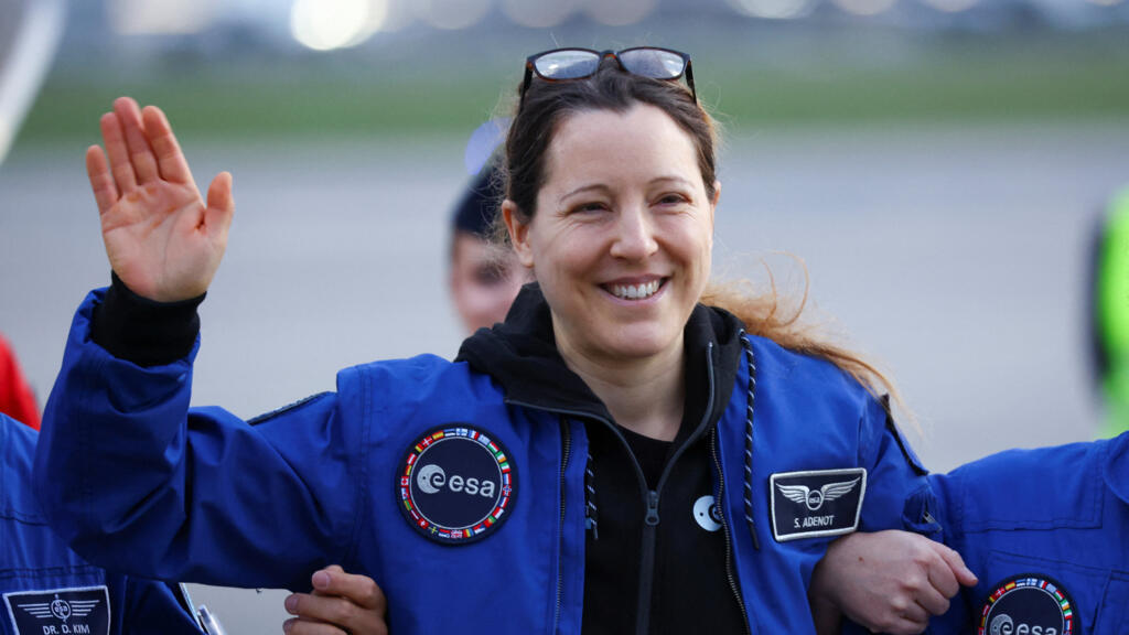 2026-10-10T055758Z-1398580967-RC250OAPT20V-RTRMADP-3-GERMANY-ESA-ASTRONAUT